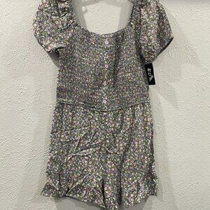 Art Class, NWT, girl's size XL 14/16, flowered romper with short sleeves.